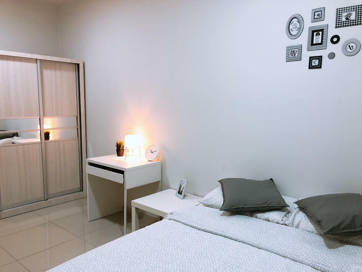 Appartamento Heart Of Petaling Jaya Near Lrt Line 5 Esterno foto